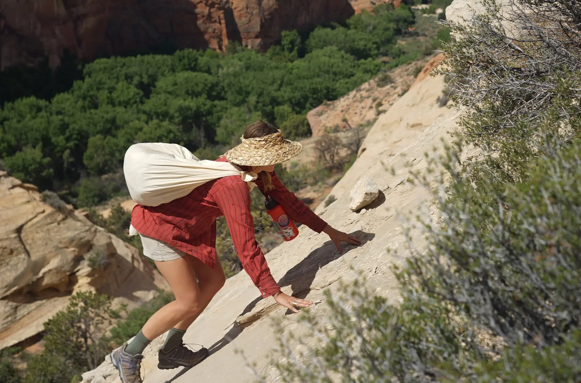 J-2623w - 14 Day Women's Field Expedition